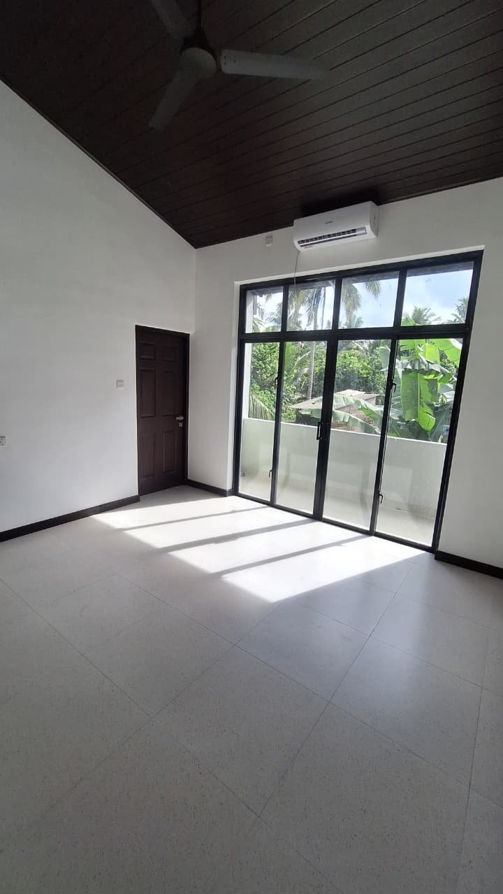 Private Three-Storey Luxury Residence photo 1