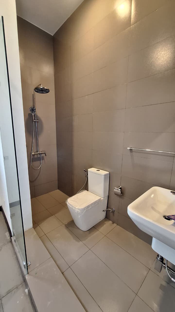Private Three-Storey Luxury Residence photo 4